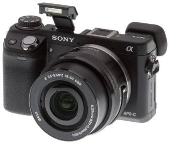Sony Alpha NEX-6 Kit Aparat z wymienną optyką (zestaw z obiektywem SEL-P1650). 
Matryca o rozdzielczości 16,1 MP i rozmiarze podobnym do lustrzanki, Wi-Fi, wizjer OLED, przełącznik dysku i wideo Full HD.
