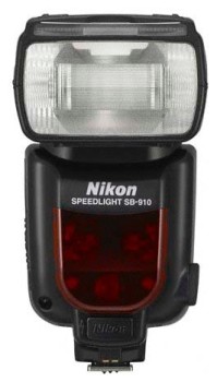 Nikon Speedlight SB-910 Potężna i wszechstronna profesjonalna lampa błyskowa i-TTL. Ta lampa błyskowa, która jest częścią systemu kreatywnego oświetlenia firmy Nikon.
